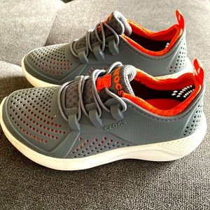LiteRide by Crocs shoe c11. Grey toddler sneaker.